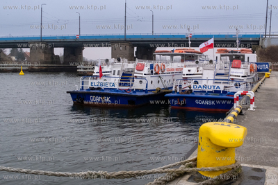 Bezpłatny prom wzdłuż Mostu Siennickiego . 23.01.2025...