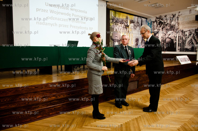 Gdansk. Historyczna sala BHP. Wreczenie odznaczen panstwowych,...