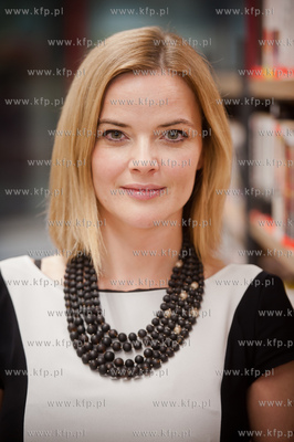 Gdansk. Biblioteka Manhattan w CH Manhattan. Promocja...