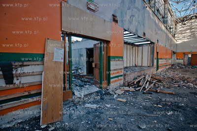 Gdansk. Rozbiorka hali sportowej nalzacej do klubu...