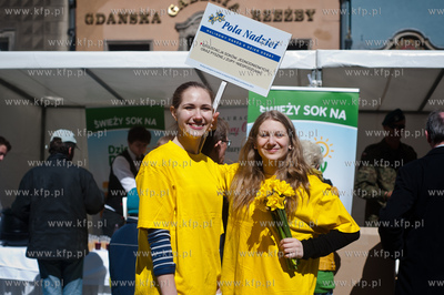 Gdansk. Dlugi Targ. Pola Nadziei, akcja zbierania funduszy...