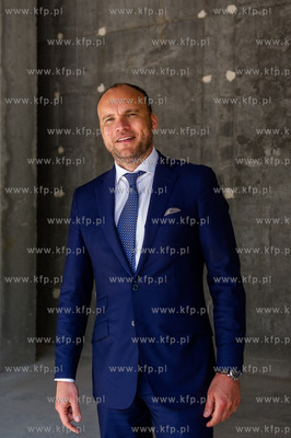 Gdynia. Uroczyste zawieszenie wiechy na nowo powstajacym...