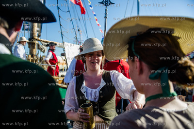 Gdansk. Rybackie Pobrzeze. Baltic Sail. Inscenizacja...
