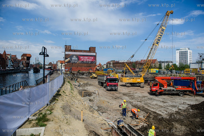 Gdansk. Wyspa Spichrzow. Uroczystosc wmurowania kamienia...