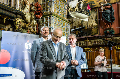 Gdansk. Dwor Artusa. Uroczystosc wreczenia Nagrody...