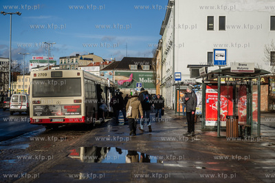 Gdańsk. Przystanek autobusowy Brama Wyżynna.
22.02.2017
fot....