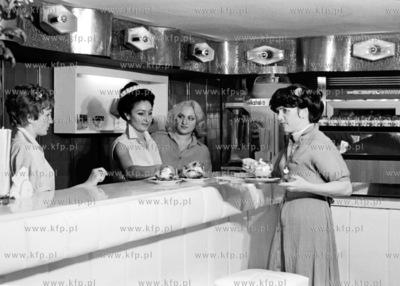 Nowa gdynska kawiarnie i cocktail  bar  Delicje otworzyl...
