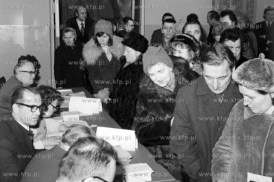 Wybory do Rad Narodowych. Lokal wyborczy Obwodowej...