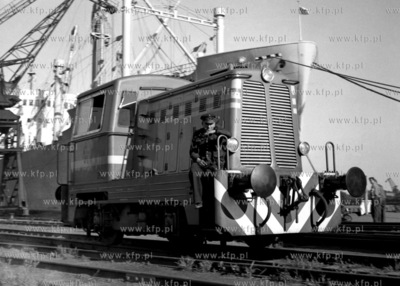 Lokomotywa spalinowa w porcie gdańskim.  (Lata 60).
1966
0000746z
Fot....