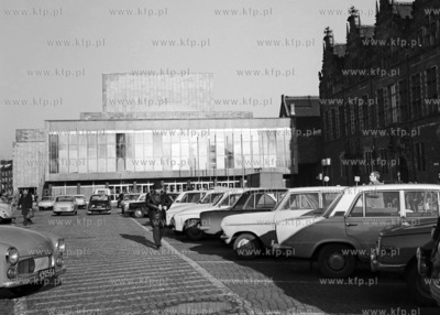 Parking na Targu Węglowym w Gdańsku.
17.11.1972
3listopad72_z.kosycarz_p28
Fot....
