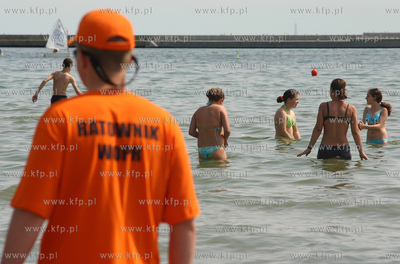 Ratownicy WOPR z gdynskiej plazy. 
17.06.2006 Fot....