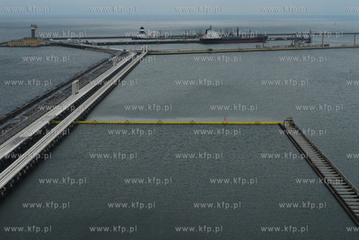 Port Polnocny, Gdansk. Zbiornikowiec Navigator przyplynal...