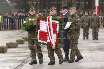 18.02.2008 SWIDWIN (Zachodniopomorskie) Na lotnisku...