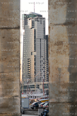 Gdynia. Ponad 140-metrowy apartamentowiec SEA TOWERS...