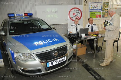 Trojmiejskie Targi Motoryzacyjne w hali wystawienniczej...