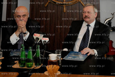 Nawet na 500 mln zl szacuje sie wartosc spolki Dalmor,...