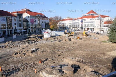 Sopot. Remont Placu Przyjaciol Sopotu. 30.10.2010 fot....