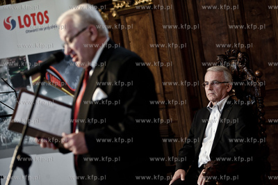 Gdansk. Dwor Artusa. Wreczenie nagrod w plebiscycie...