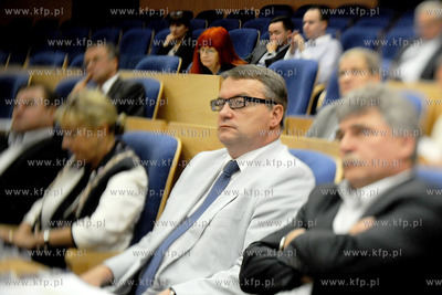 W sali im. Lecha Badkowskiego Urzedzie Marszalkowskim...