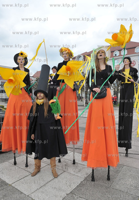 Sopot. Sopocki Final Pol Nadziei na Pomorzu. Nz szczudlarze....