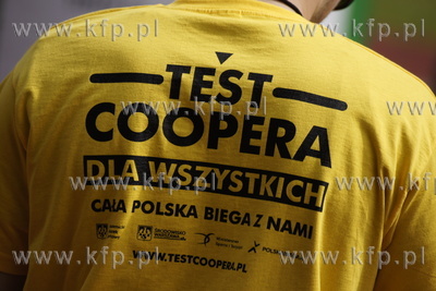 Test Coopera na stadionie lekkoatletycznym AWFiS w...
