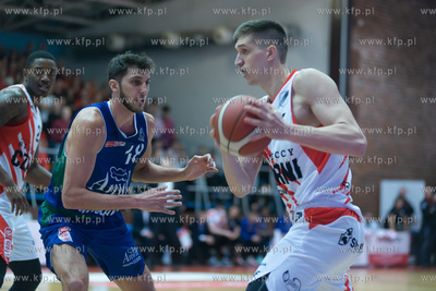 Grupa Sierleccy Czarni Słupsk wygrali 83:77 z Anwilem...