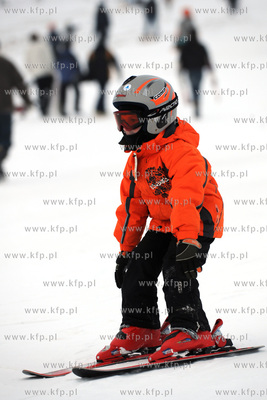 Stok narciarski z wyciagiem w Trzepowie na Kaszubach.
3.01.2010
fot....