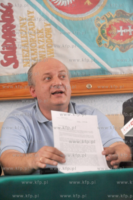 Zwiazkowcy ze Stoczni Gdanskiej - podczas nadzywczajego...