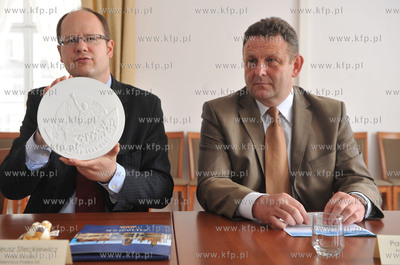 Nowy talar gdanski wydany z okazji 20 lecia obalenia...