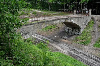 Dawny wiadukt trasy kolejowej Gdansk - Kokoszki nazywany...