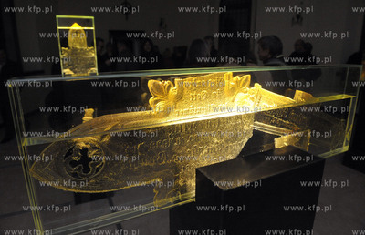 Wernisaż w galerii Sulmin, "Jacek Kornacki z cyklu
Krzyze"....