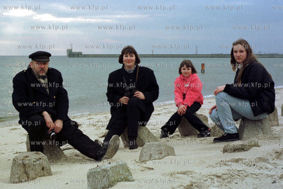 Krzysztof Skora z zona Ewa corkami Jagna (mlodsza),...