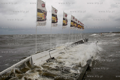 Sopot. Molo Sztorm na Zatoce Gdanskiej. 

14.10.2009

fot....