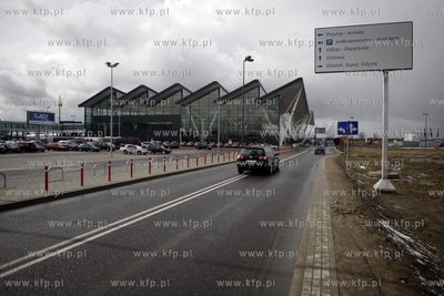Gdańsk.Nowy terminal pasażerski T2, w Porcie Lotniczym...