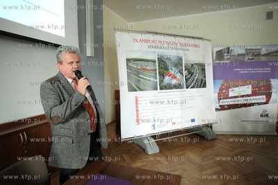 Urzad Miejski w Gdansku. Podpisanie umowy na budowe...