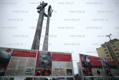 Gdansk. Plac Solidarnosci. Wystawa poswiecona wydarzeniom...