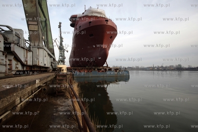 Stocznia Gdansk. Budowa statku typu PSV Ocean Art do...