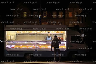 Pruszcz Gdanski. Obwozny punkt sprzedazy ryb firmy...