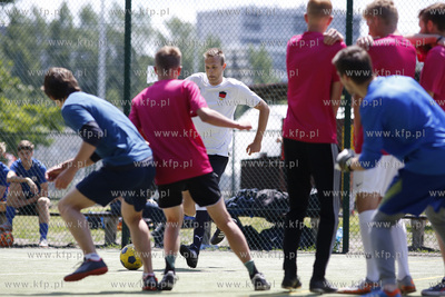 Gdansk Zaspa. Pilkarski turniej dzikich druzyn Do przerwy...