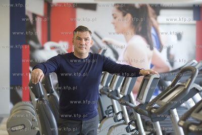 Otwarcie Tiger Gym na gdańskim Suchaninie. Nz. Dariusz...