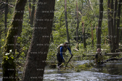 Skutki nawałnicy, która z piątku na sobotę przeszła...