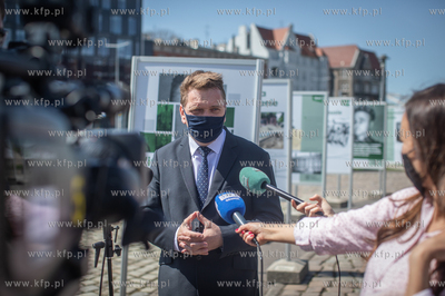 Plac Solidarności. Prezentacja wystawy biograficznej...