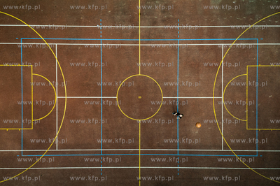 Boisko do koszykóki w ogróku jordanowskim przy ul...