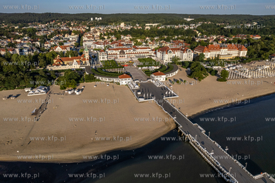 Sopockie molo, latarnia morska, Dom Zdrojowy, Sheraton,...