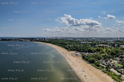 W związku z pożarem hali magazynowej w Nowym Porcie...