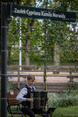 Uroczystość nadania nazwy Zaułek Cypriana Norwida...