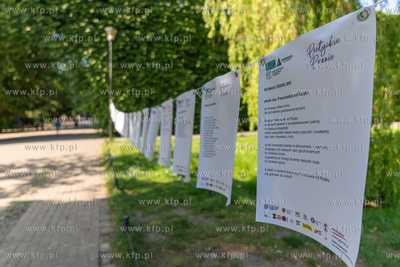 Oliwskie Dni Poezji w Parku Oliwskim. Nz. Poetyckie...