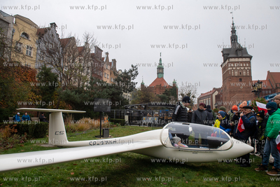 Gdańsk. Parada z okazji Narodowego Święta Niepodległości....