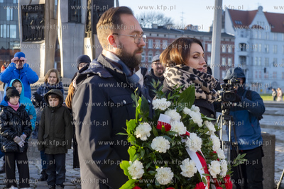Plac Solidarności w Gdańsku. Uroczystość złożenia...
