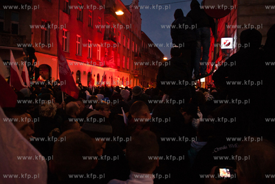 Warszawski "Marsz Niepodległosci" organizowany przez...